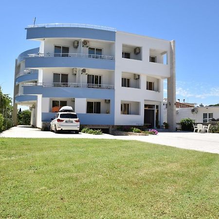 Apartments Fati & Flori Ulcinj Luaran gambar