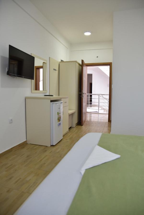 Apartments Fati & Flori Ulcinj Luaran gambar