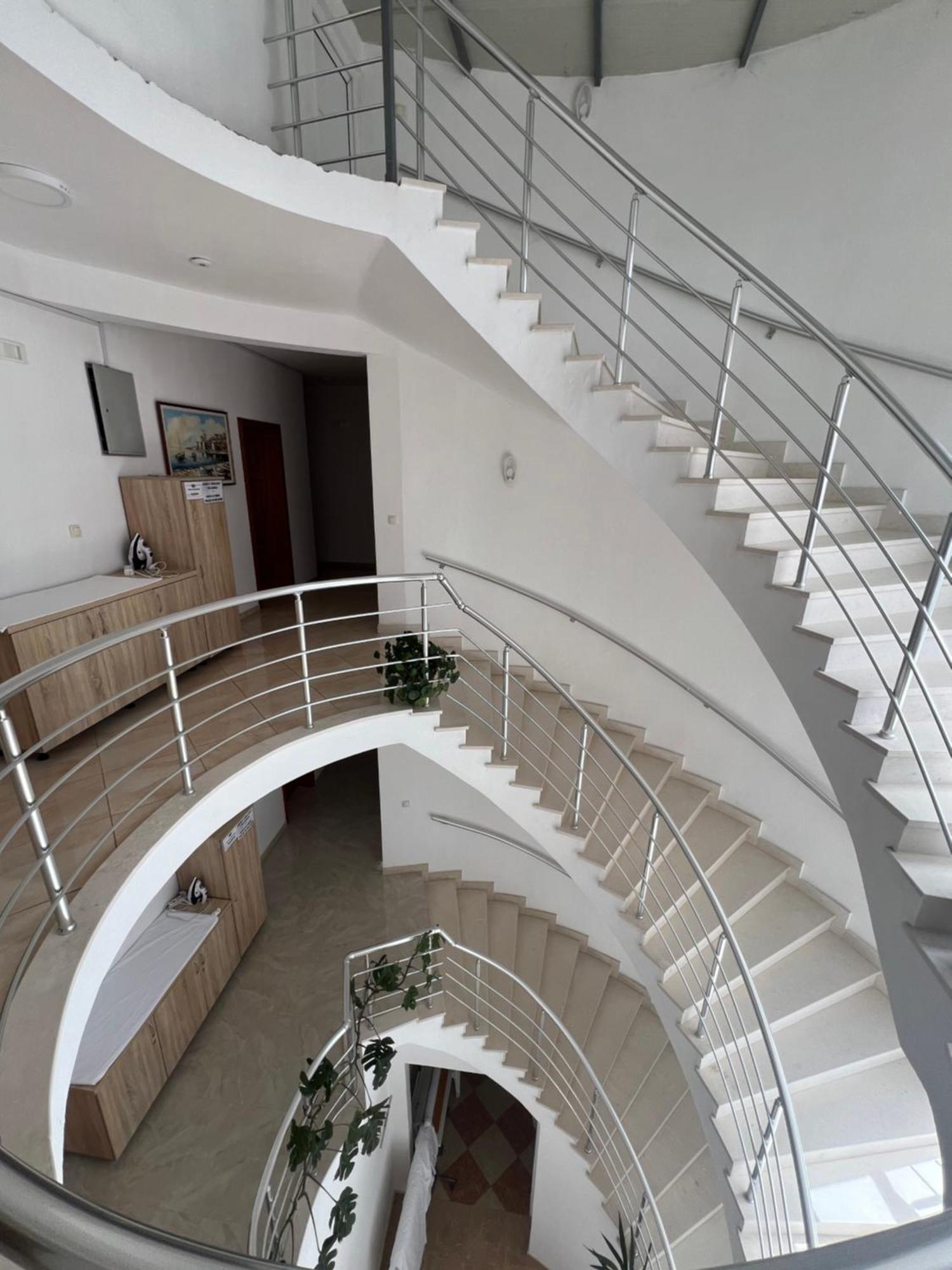 Apartments Fati & Flori Ulcinj Luaran gambar